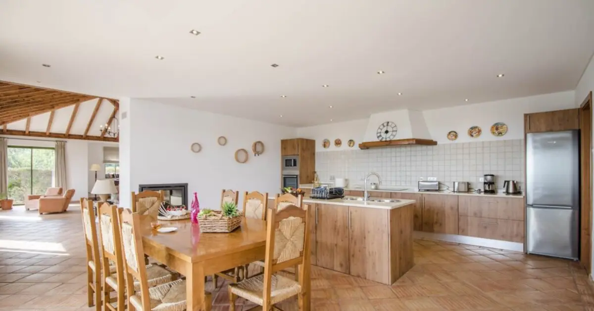 Coworking und -living Haus von Pomar